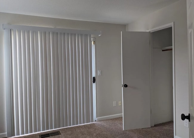 Building Photo - Adorable Suisun City Home