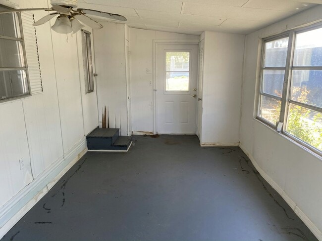 Building Photo - 1 Circle Dr