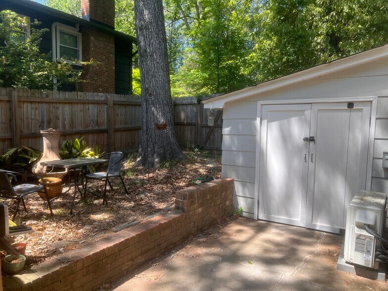 Building Photo - 1547 Fountain Ridge Rd