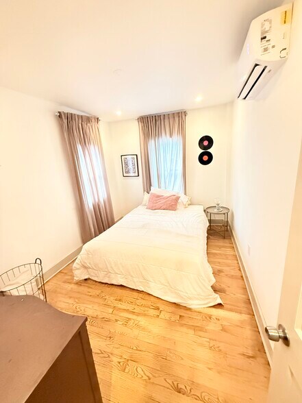 Building Photo - 49 Columbia Tpke