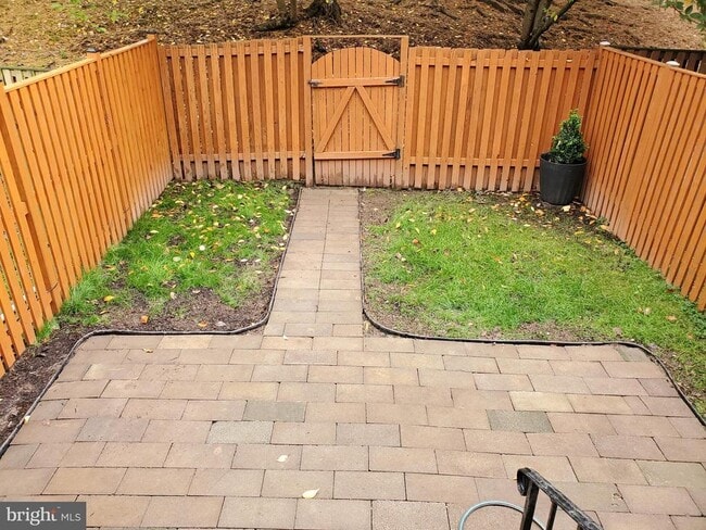 Building Photo - 14721 Basingstoke Loop