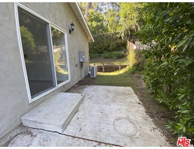 Building Photo - 4567 Yellowstone St