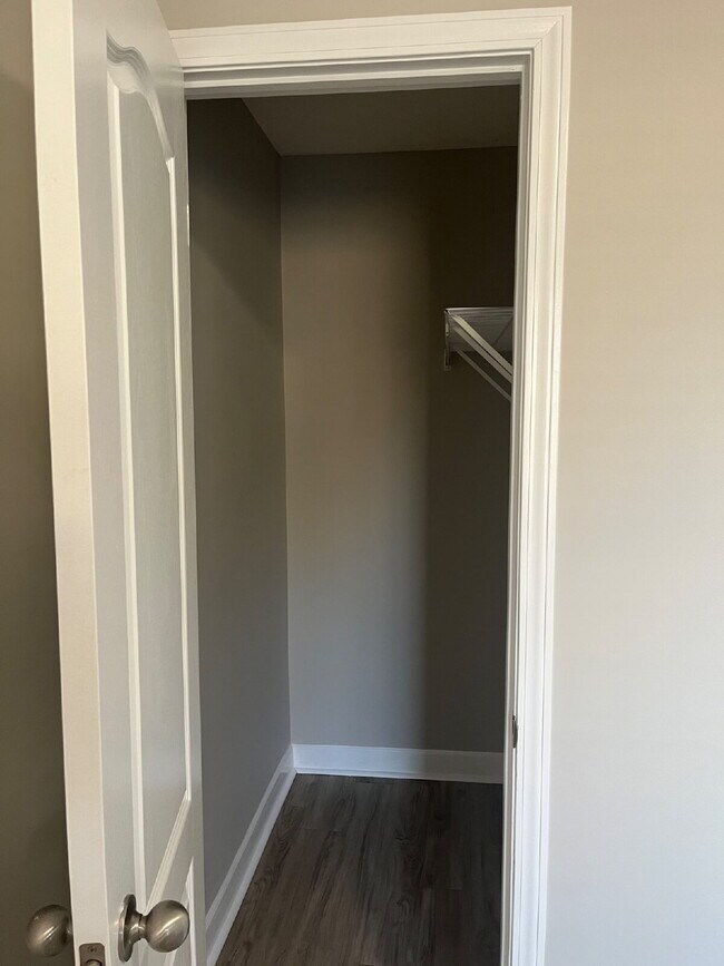 Building Photo - 3241 Hardwood Dr