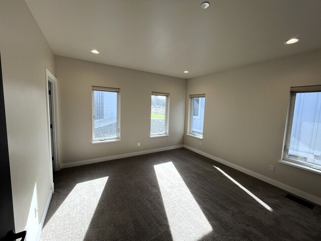 Building Photo - Senior Living Community (55+) - Built In 2021 - High End 2/2 Home With Full Access To Onsite Recr...