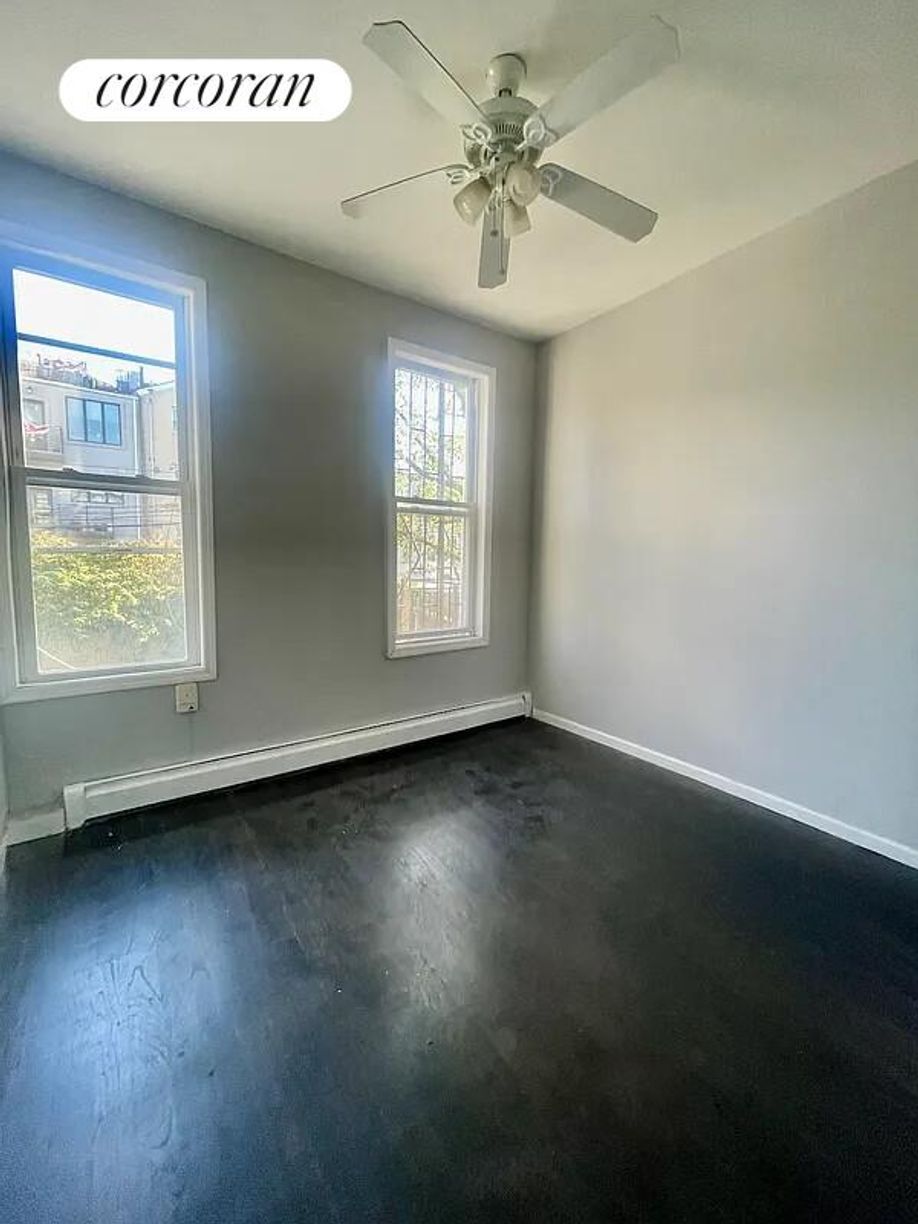Building Photo - 1296 Putnam Ave