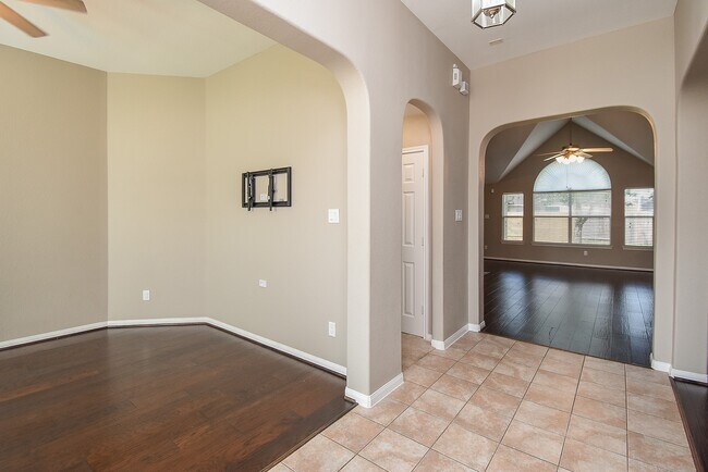 Building Photo - 13007 Northwood Glen Ln