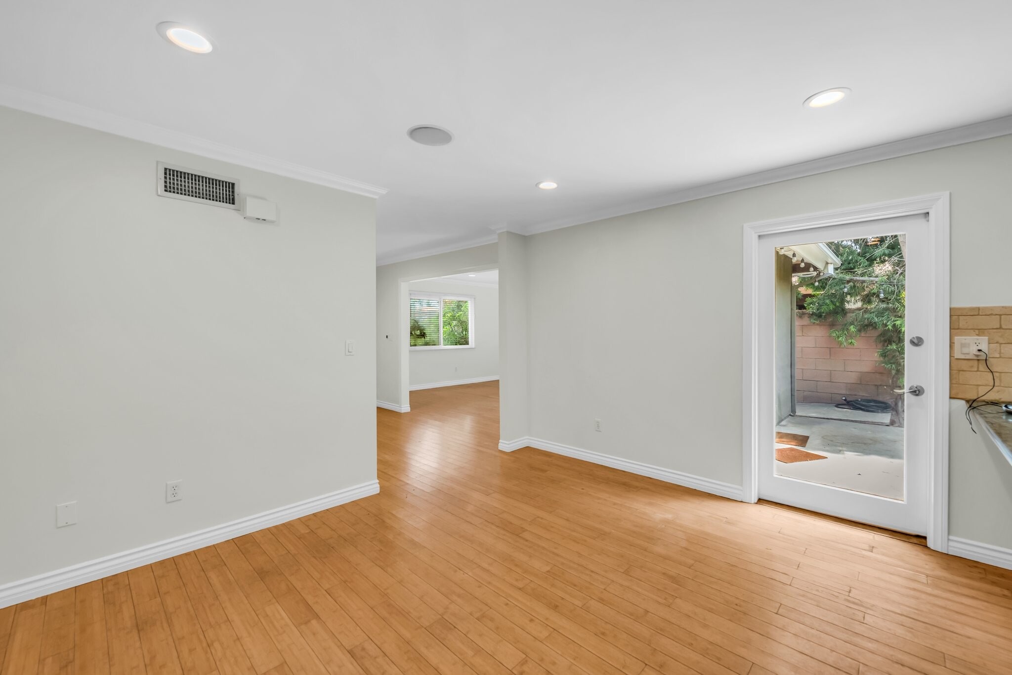 Building Photo - 13004 Lull St