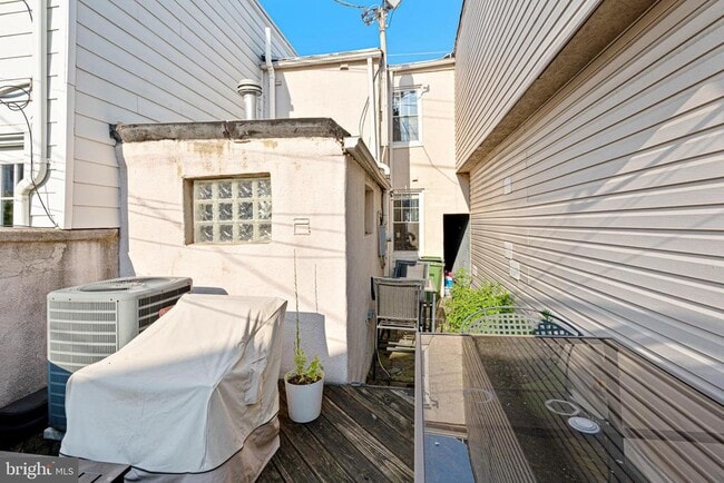 Building Photo - 236 S Durham St