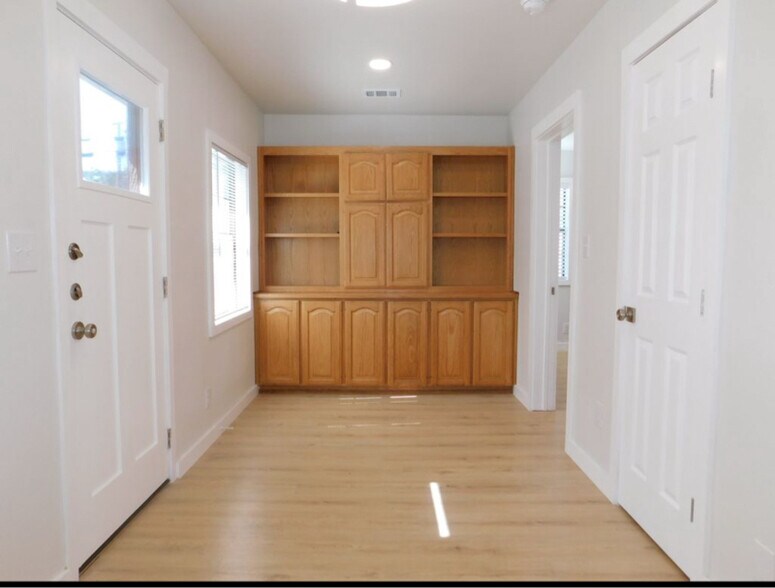 Building Photo - 314 Jagoe St