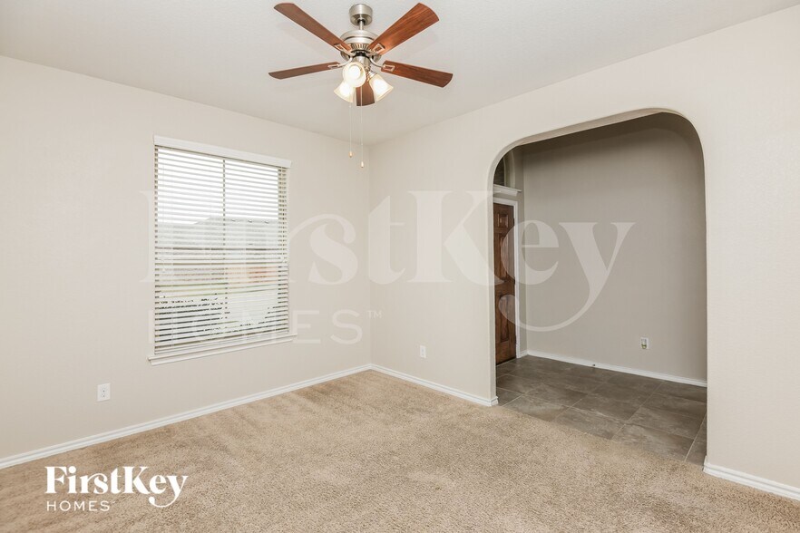 Building Photo - 1205 Jake Ct