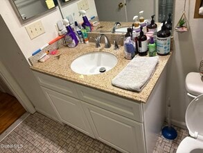 Building Photo - 161 Cedarview Ln