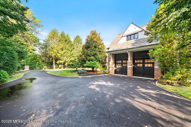 Building Photo - 18 Sheraton Ln