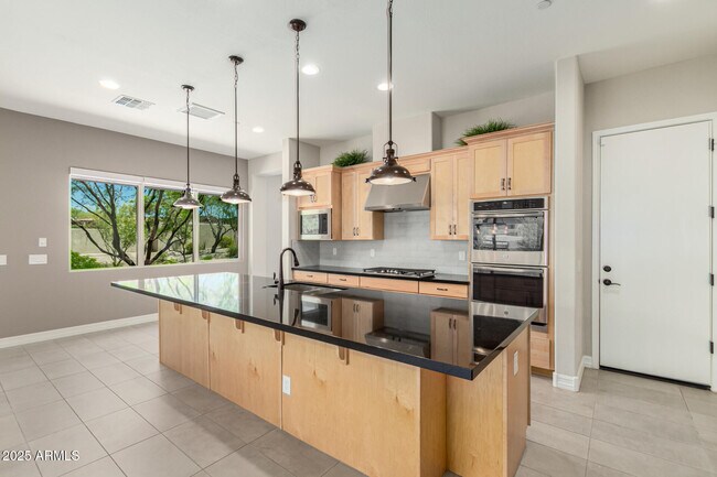 Building Photo - 7508 E Via De Luna Dr