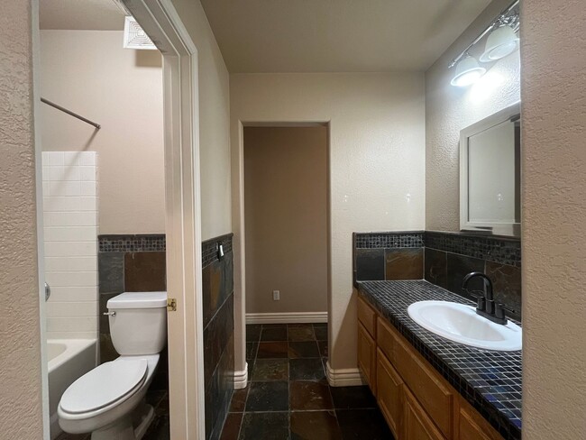 Building Photo - 1217 Echo Ct