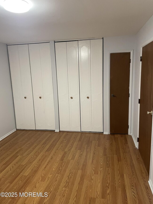 Building Photo - 469D Thornbury Ct