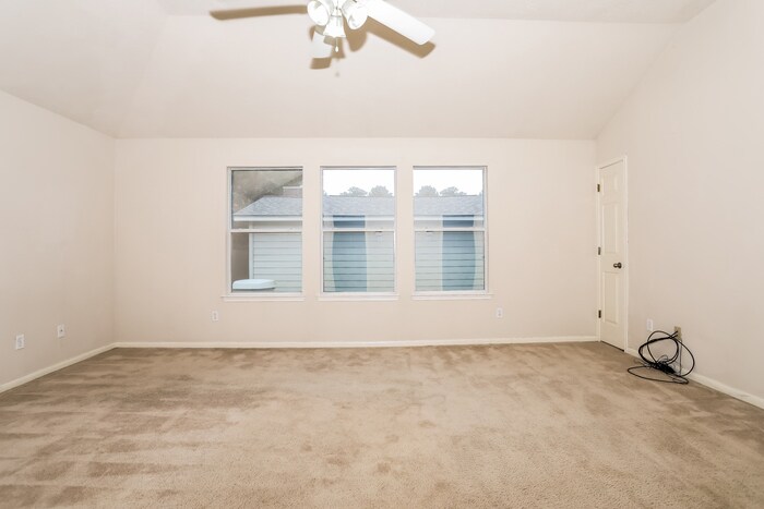 Building Photo - 28615 Hidden Cove Dr