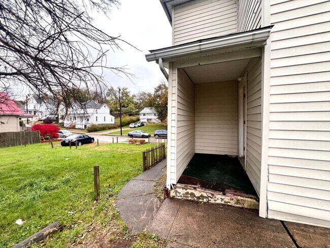 Building Photo - 40-42 Seminole Avenue