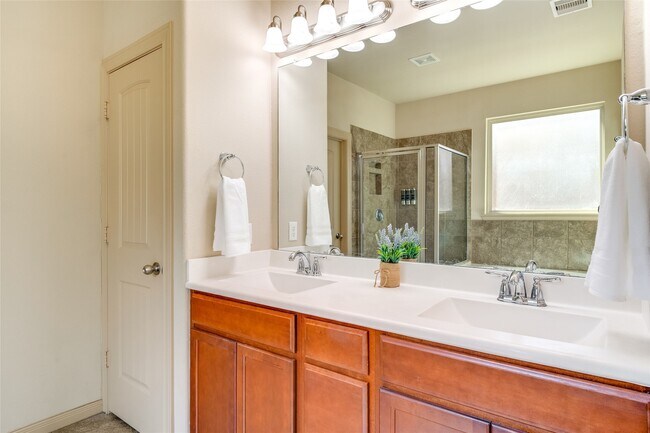 Building Photo - 8470 Coral Cove Pass Ln