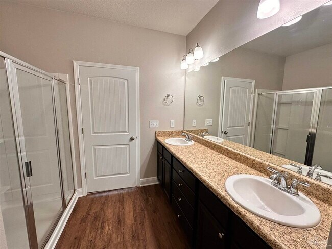 Building Photo - 8600 Bucklebury Dr