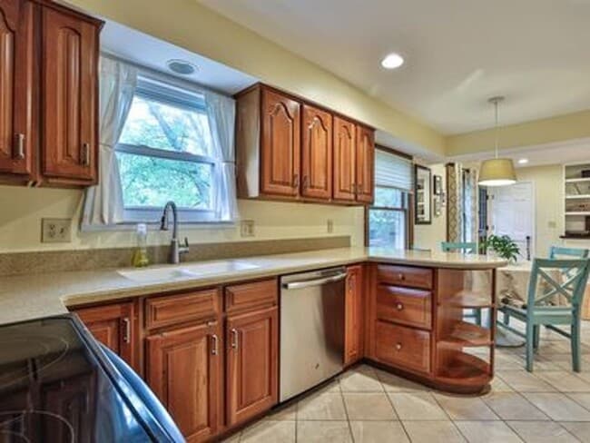 Building Photo - Beautiful Home in Prime Montgomery Location