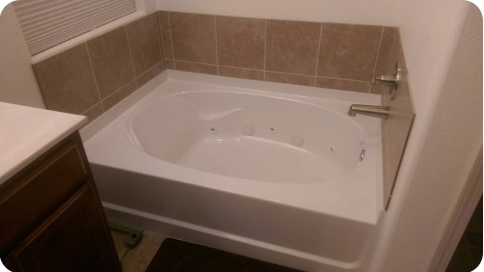 Jet tub - 5924 Mafraq Ave NW