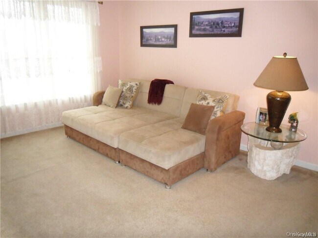 Building Photo - 6 Blackmoor Ct