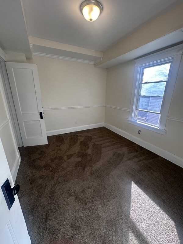 Building Photo - 9604 Manor Ave