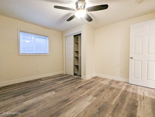 room 2.1 - 6541 S Begonia Dr