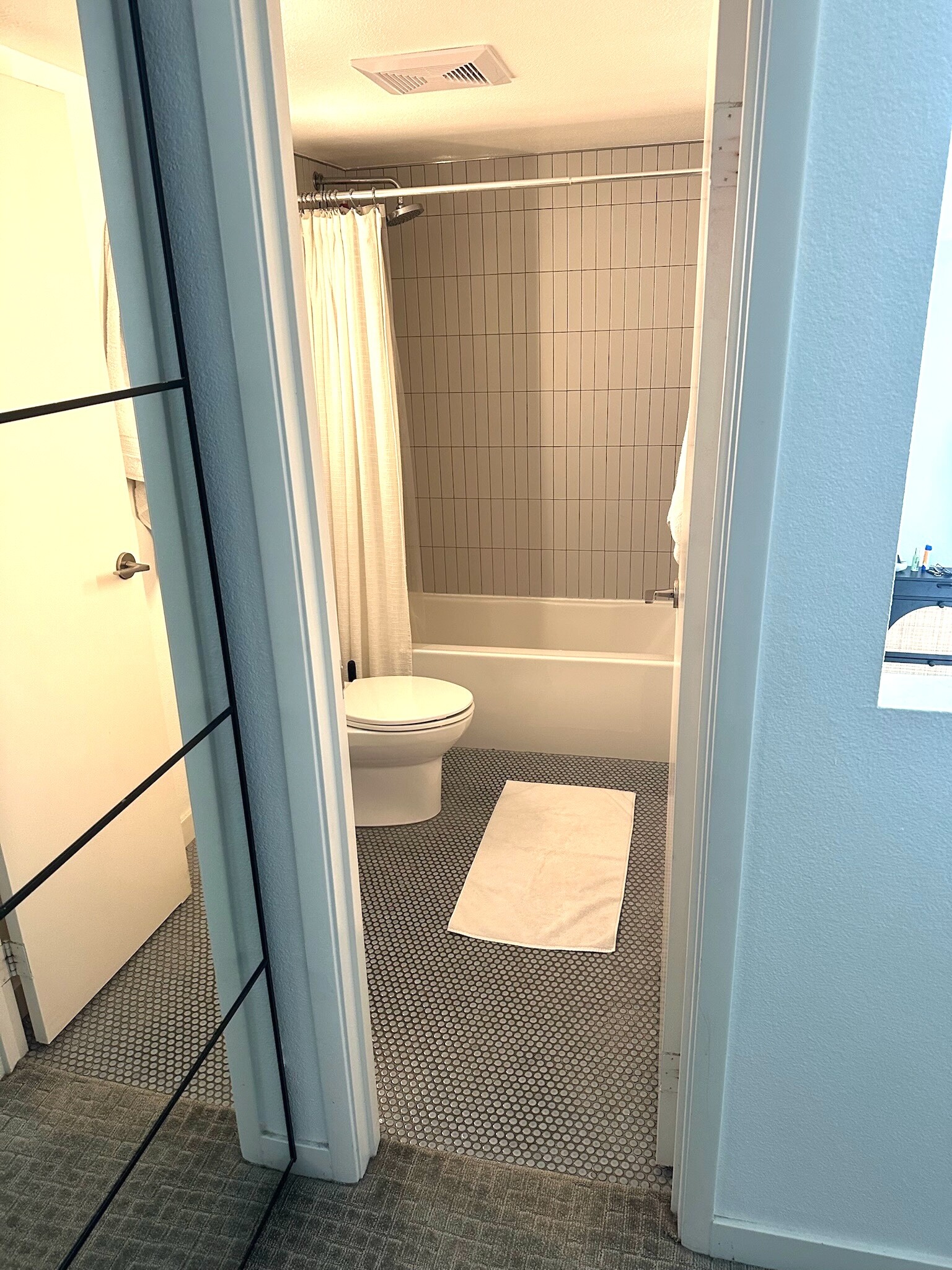 Building Photo - 941 W Hawthorn St