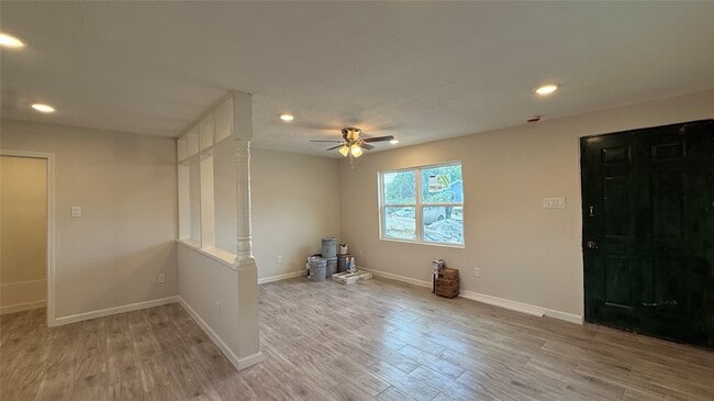 Building Photo - 7010 Brownsville St