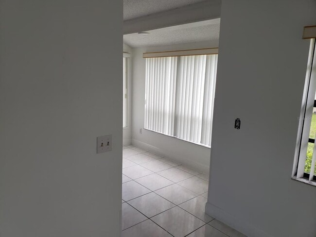 Building Photo - 7910 Glen Abbey Cir
