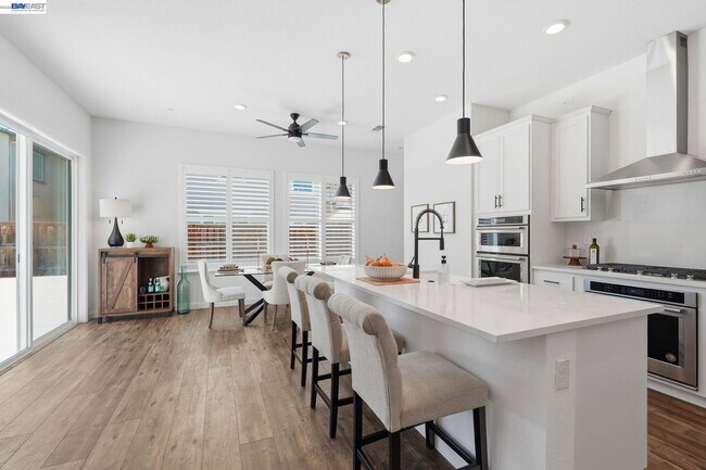 Building Photo - 1550 Plumas Dr