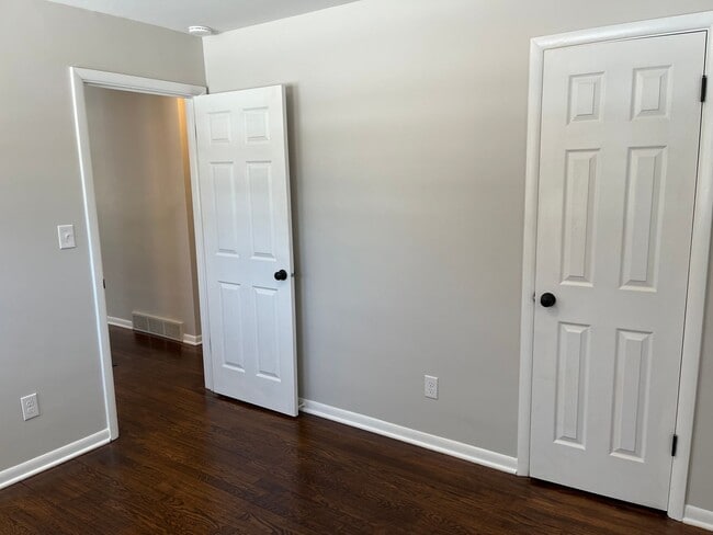 Building Photo - **BEAUTIFULLY REMODELED 3-BEDROOM/1.5 BATH HOUSE IN NORTH COLUMBUS!!**