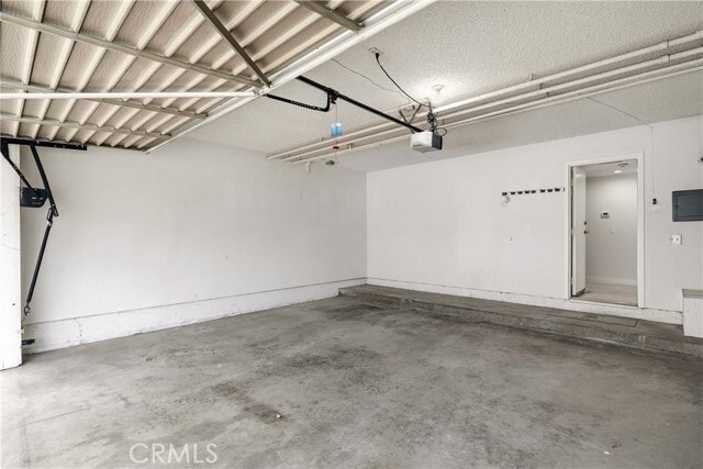 Building Photo - 2217 Vanderbilt Ln