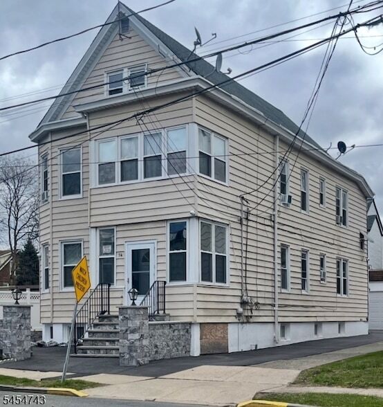 Building Photo - 14 N 10th St