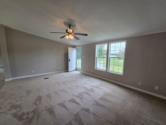 Building Photo - Quiet Country Living! Spacious 4 Bed, 2 Bath in Currituck