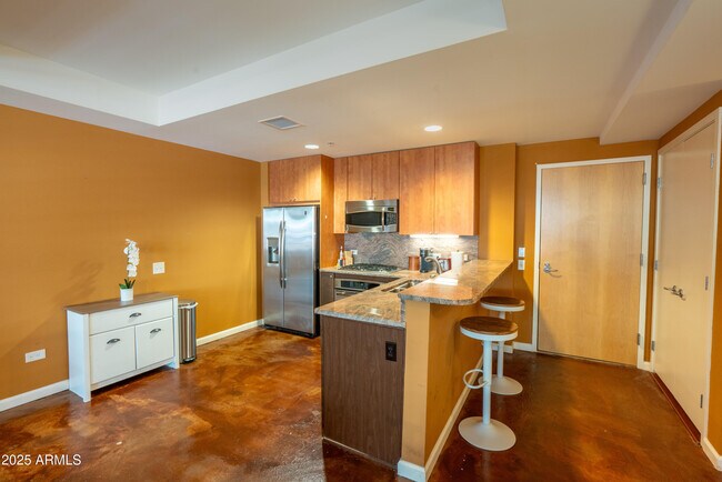 Building Photo - 7137 E Rancho Vista Dr