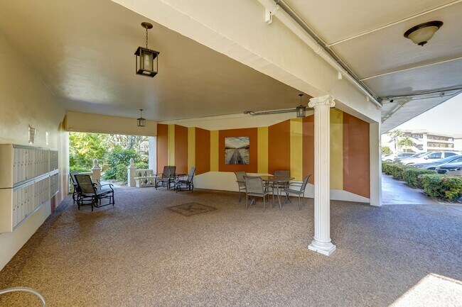Building Photo - 5111 W Oakland Park Blvd