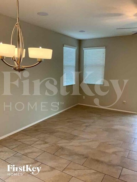 Building Photo - 7103 S 19th Ln