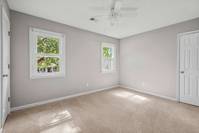 Building Photo - Home with Modern Updates in Indigo Fields!