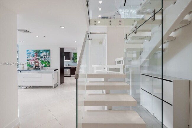 Building Photo - 7928 East Dr