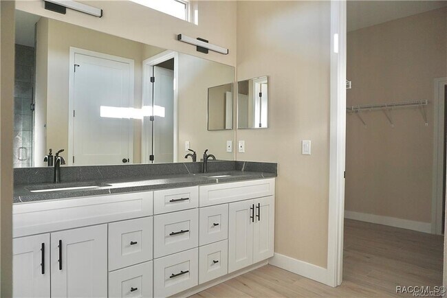 Building Photo - 786 E Dunbar Ln
