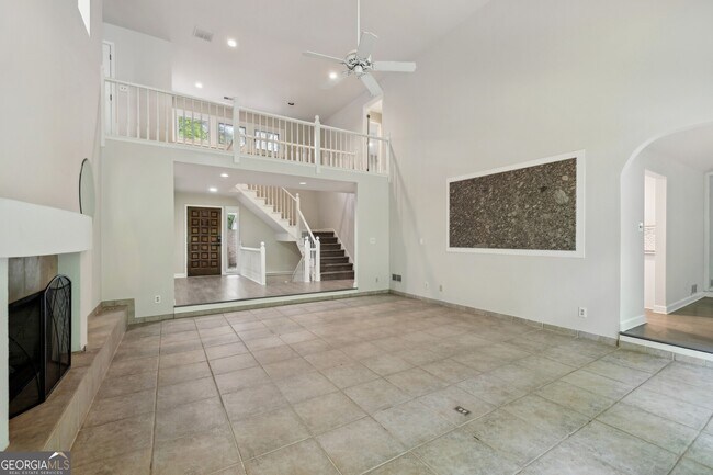 Building Photo - 110 Westchester Way