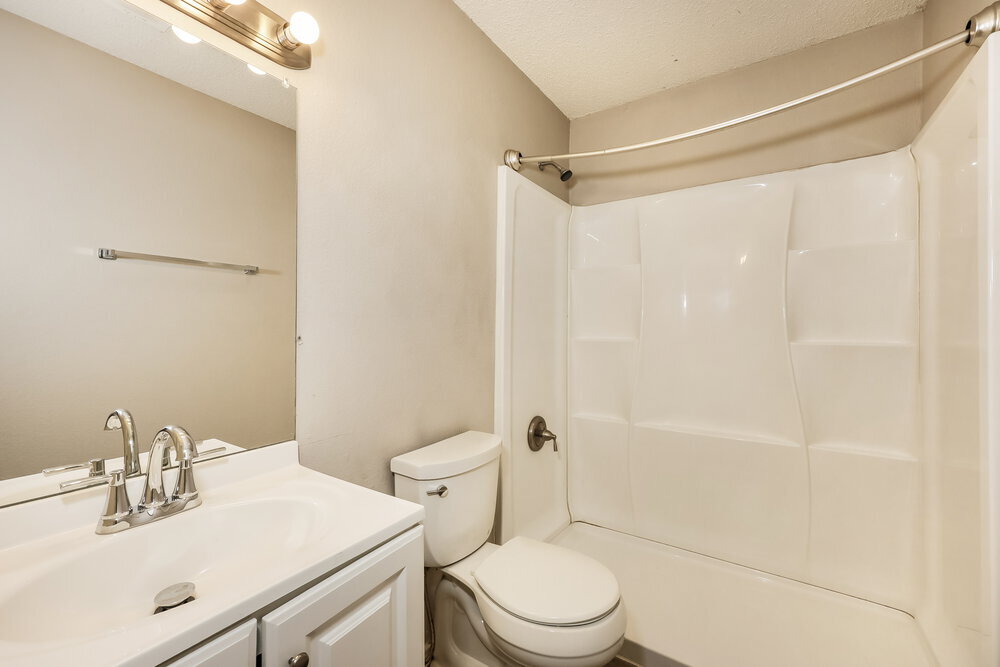 Building Photo - 1121 Cardinal Oaks Dr