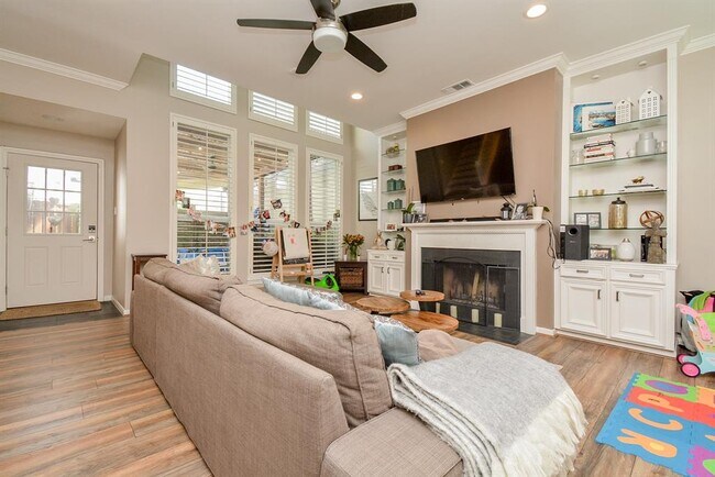 Building Photo - 2600 Nantucket Dr