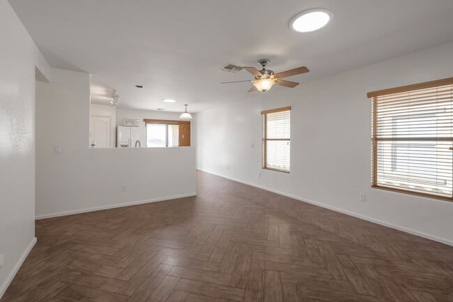 Building Photo - SPACIOUS 3 Bed 2 Bath Gilbert Home!!!