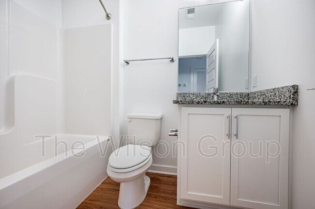 Building Photo - 115 W 13th St