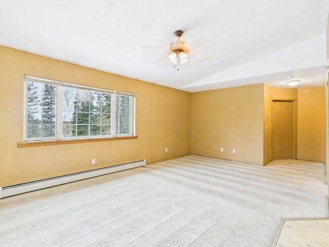 Building Photo - 955 Pickering Dr
