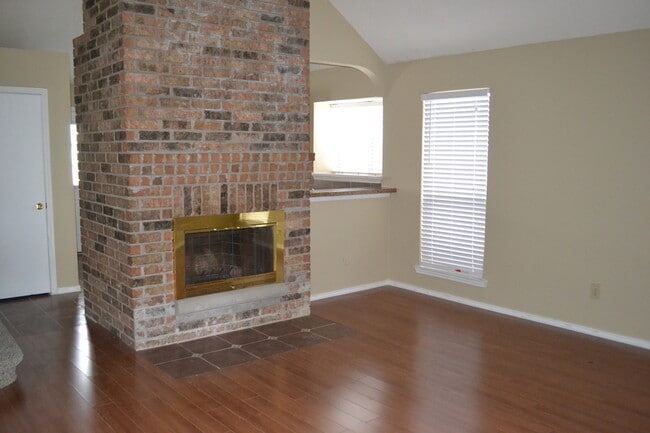 Building Photo - House in Arlington For Lease - Mansfield ISD.