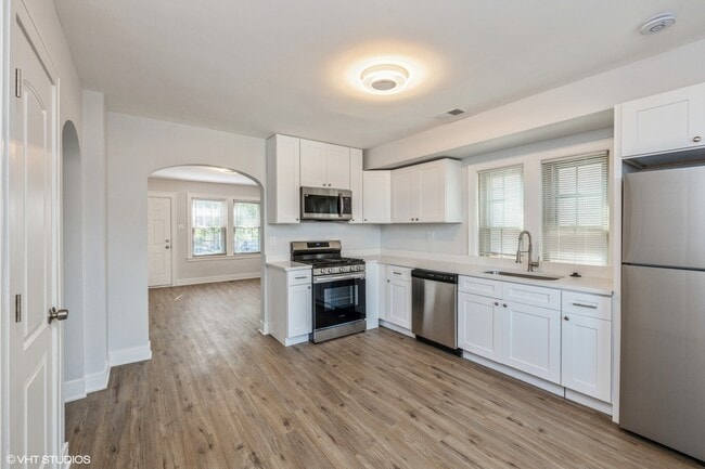 Building Photo - 5348 S Merrimac Ave